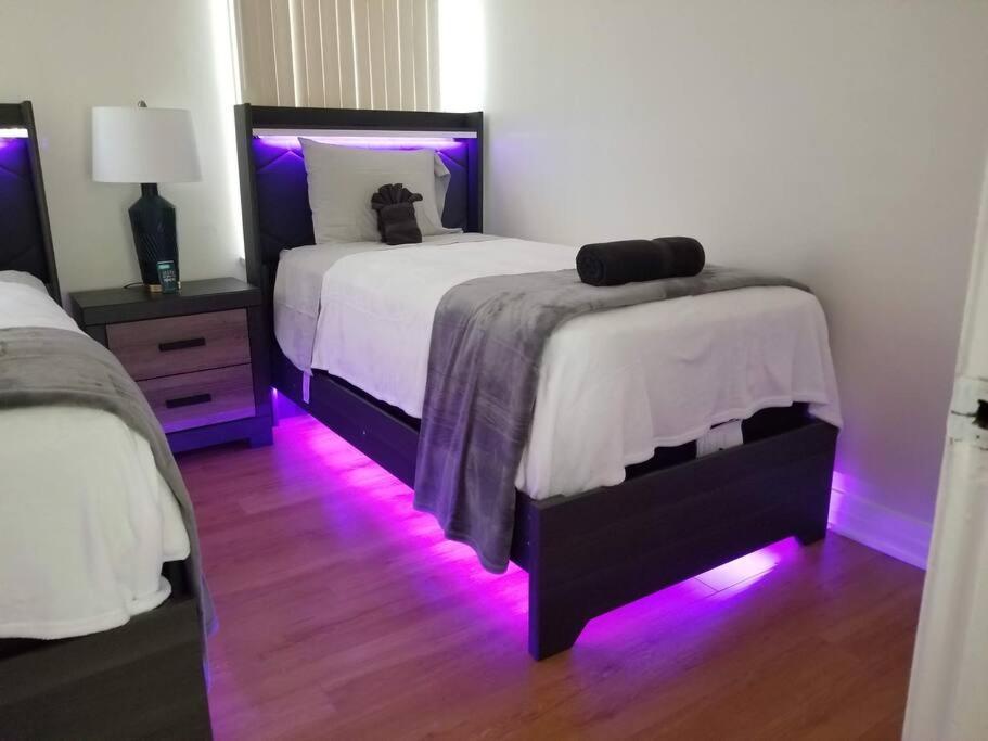Casa vacanze Luxury And Spacious 5 Bedroom Private House By Melrose Wifi Tv Backyard Free Parking Close To The Grove Hollywood Walk Of Fame