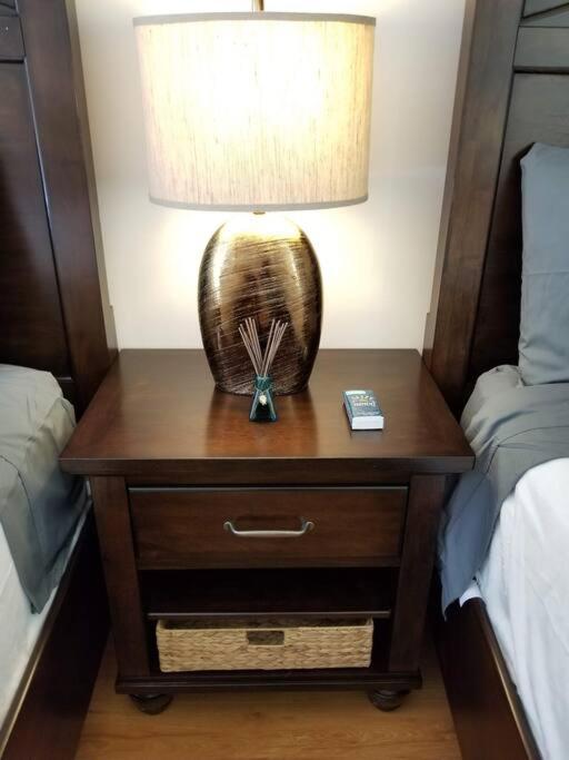 Luxury And Spacious 5 Bedroom Private House By Melrose Wifi Tv Backyard Free Parking Close To The Grove Hollywood Walk Of Fame Casa vacanze Los Angeles