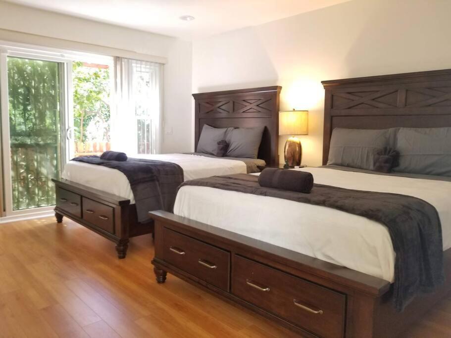 Casa vacanze Luxury And Spacious 5 Bedroom Private House By Melrose Wifi Tv Backyard Free Parking Close To The Grove Hollywood Walk Of Fame *