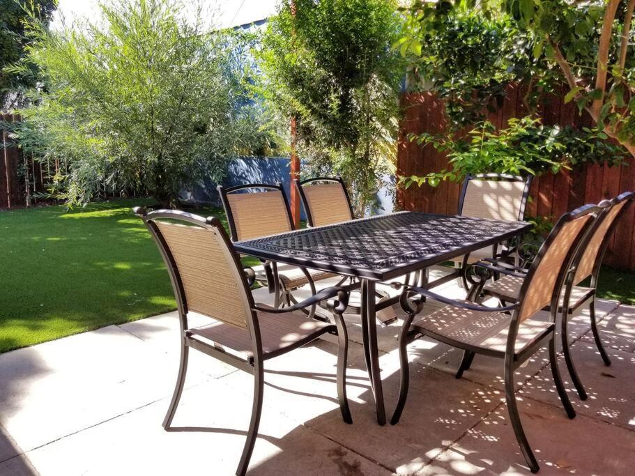Casa vacanze Luxury And Spacious 5 Bedroom Private House By Melrose Wifi Tv Backyard Free Parking Close To The Grove Hollywood Walk Of Fame Los Angeles